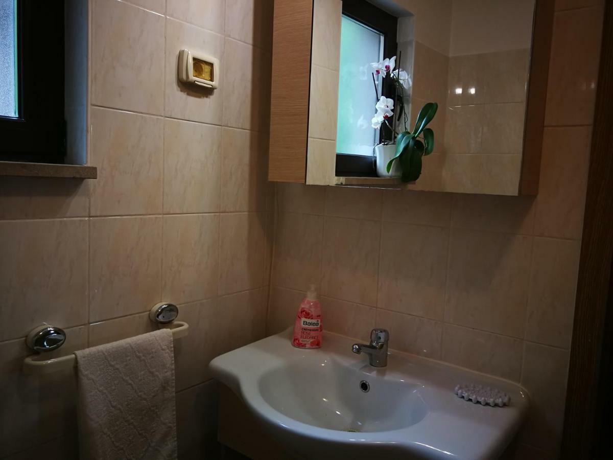 House Ceh Villa Črni Kal Buitenkant foto