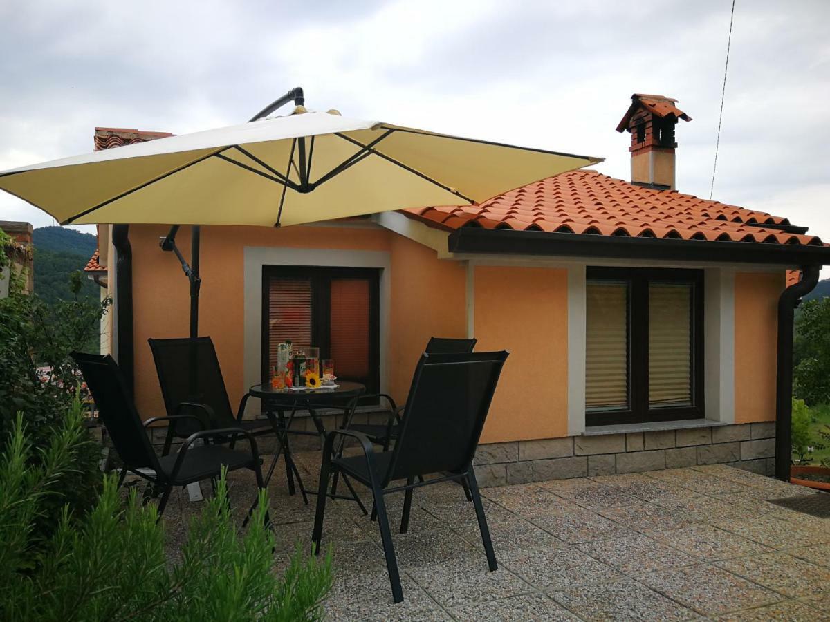 House Ceh Villa Črni Kal Buitenkant foto